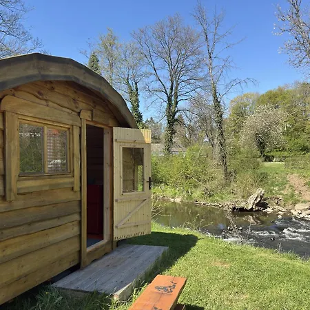 Kemping Eifelhuette Auf Dem Campingpark Waxweiler