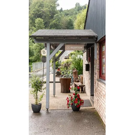 Kemping Eifelhuette Auf Dem Campingpark