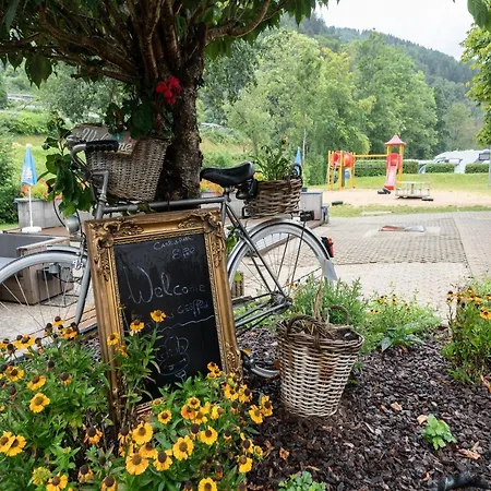 Kemping Eifelhuette Auf Dem Campingpark Waxweiler